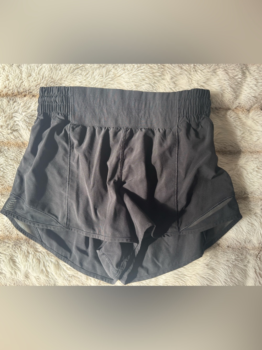 Lululemon Hotty Hot high rise lined 2.5